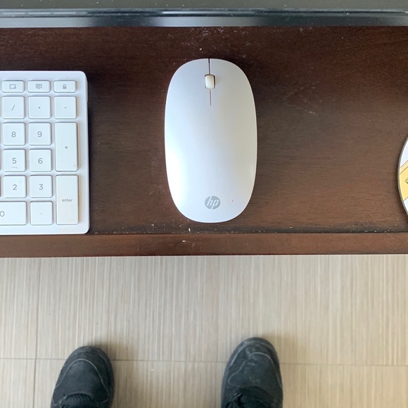 HP Pavilion 23 inch screen 1gb all in one computer. - Picture 3 of 4